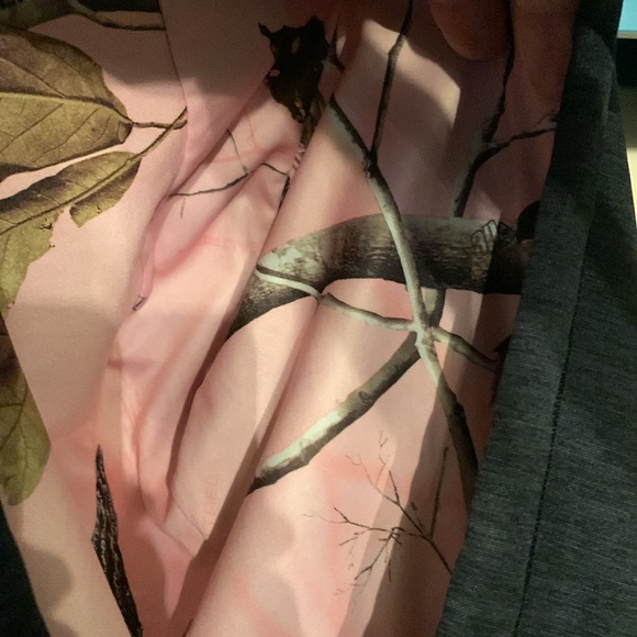 A XXL Under Armour blue sweatshirt with a pink woodland/camo pattern in hood. - Picture 3 of 4